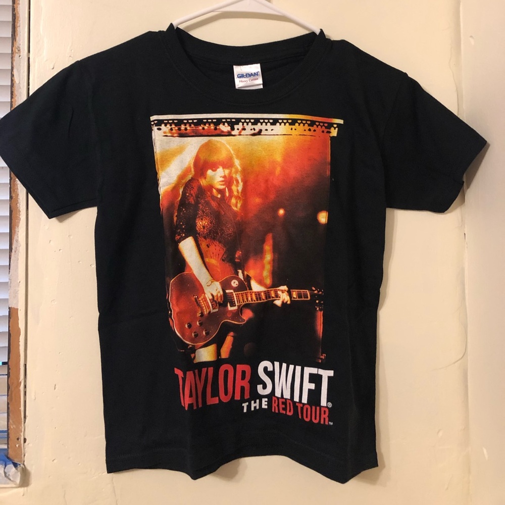 Taylor swift red tour tee YS